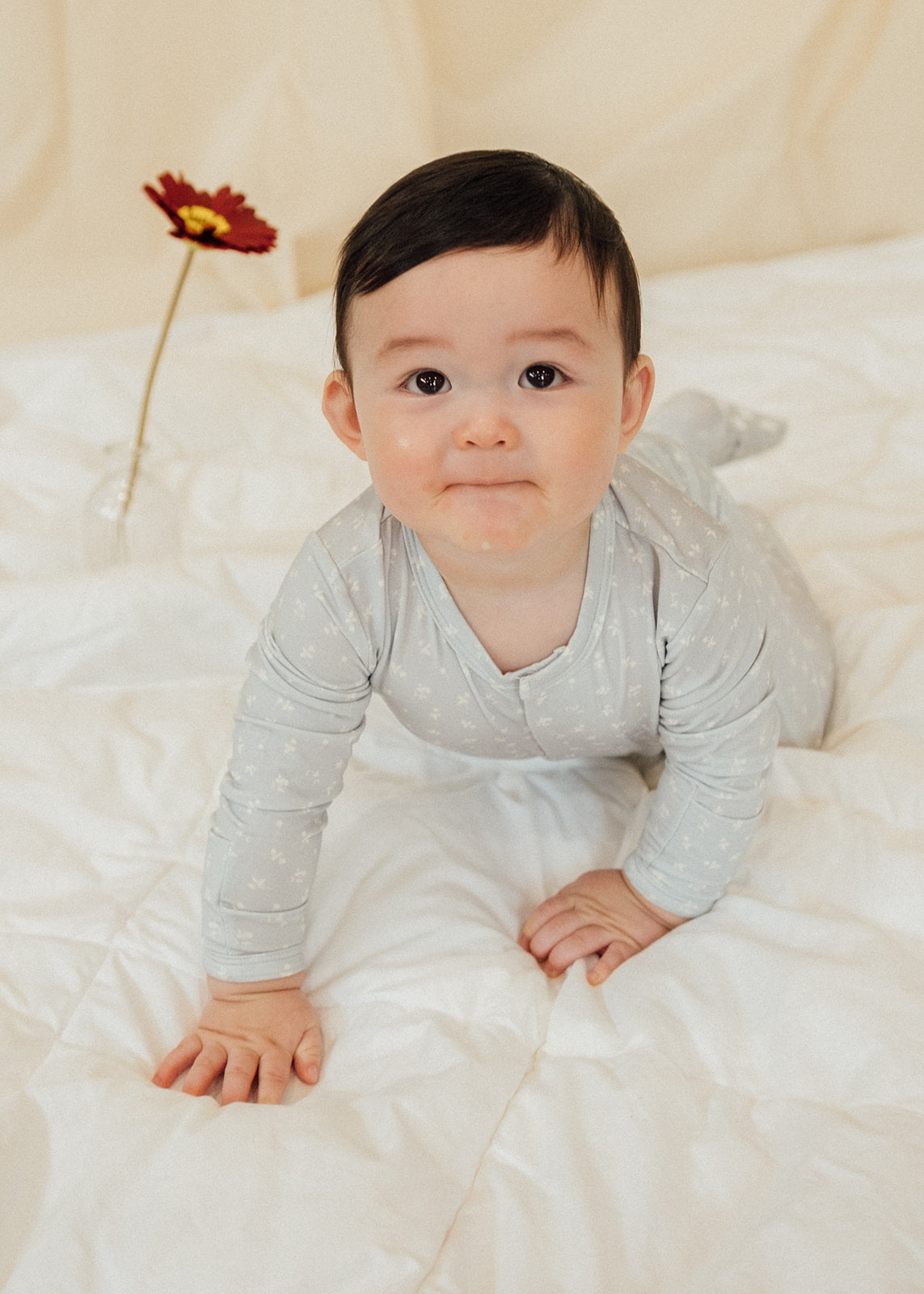 Magnetic Baby Sleepsuit - Still in Bloom Bublotte